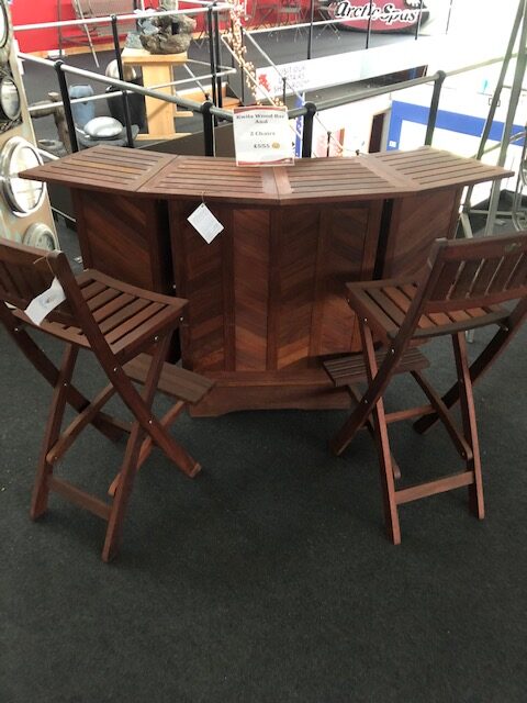 Kwila Bar & Stool Set